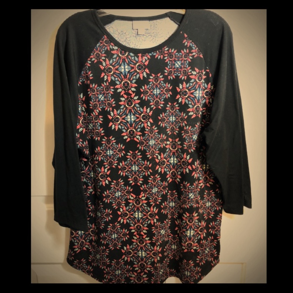 LulaRoe Randy Tee